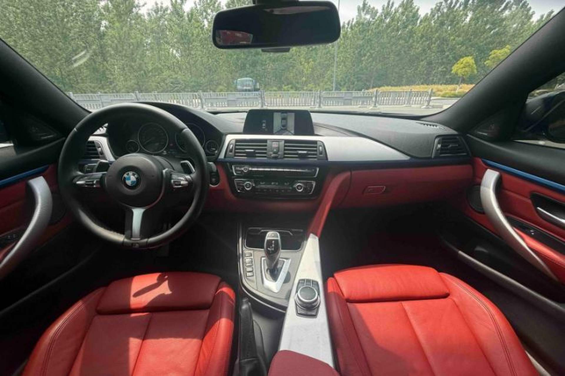 Used BMW 4 Series 2019 425i M Sport Package Interior 9