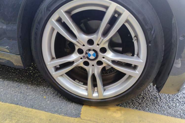 Used BMW 4 Series 2019 425i Gran Coupe M Sport Night Edition Right Front Wheel Hub