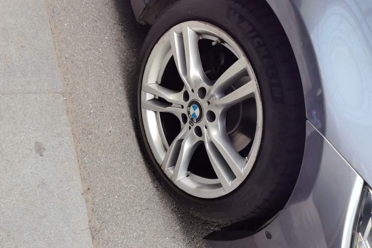 Used BMW 4 Series 2019 425i Convertible M Sport Night Edition Right Front Wheel Hub