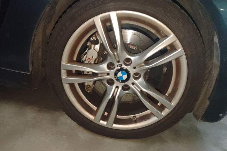 Used BMW 4 Series 2019 425i Gran Coupe M Sport Night Edition Right Front Wheel Hub