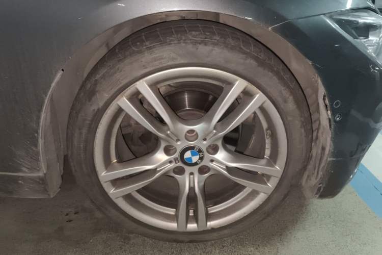 Used BMW 4 Series 2019 425i M Sport Night Edition Right Front Wheel Hub