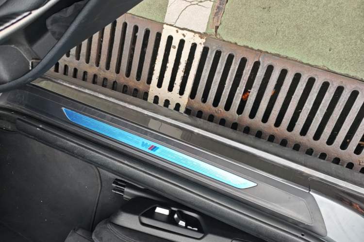 Used BMW 4 Series 2019 425i M Sport Package Right Side Sill