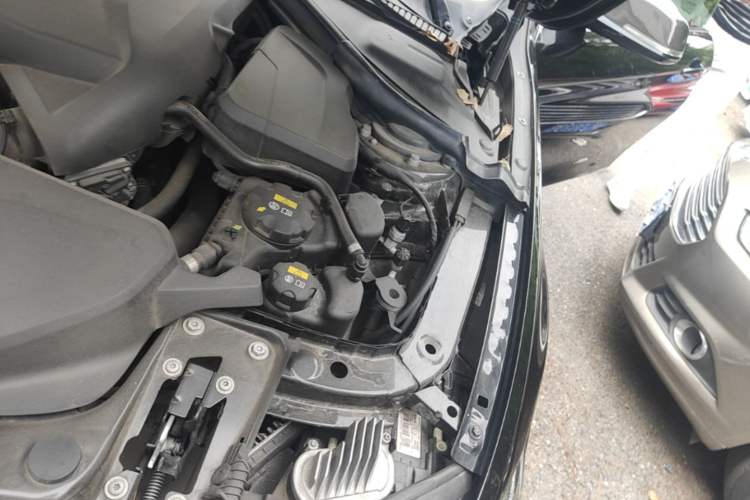 Used BMW 4 Series 2019 425i M Sport Package Engine Bay Left