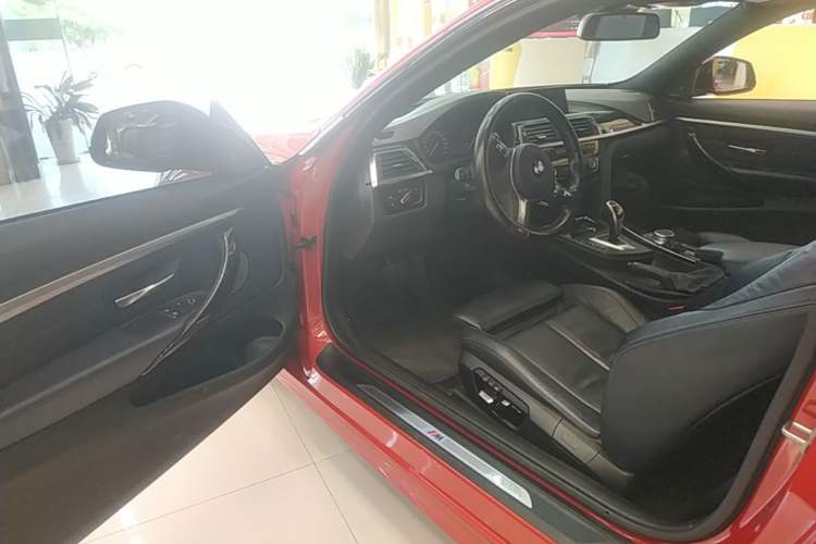 Used BMW 4 Series 2019 430i M Sport Night Edition Driver Seat