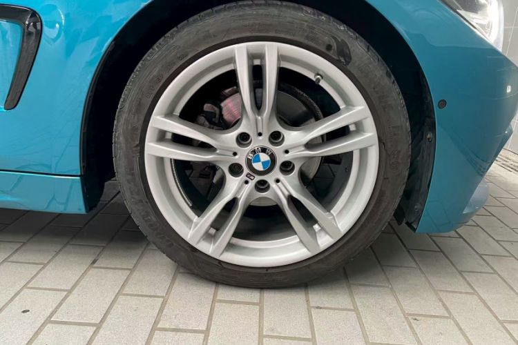Used BMW 4 Series 2019 425i Convertible M Sport Package Exterior 11