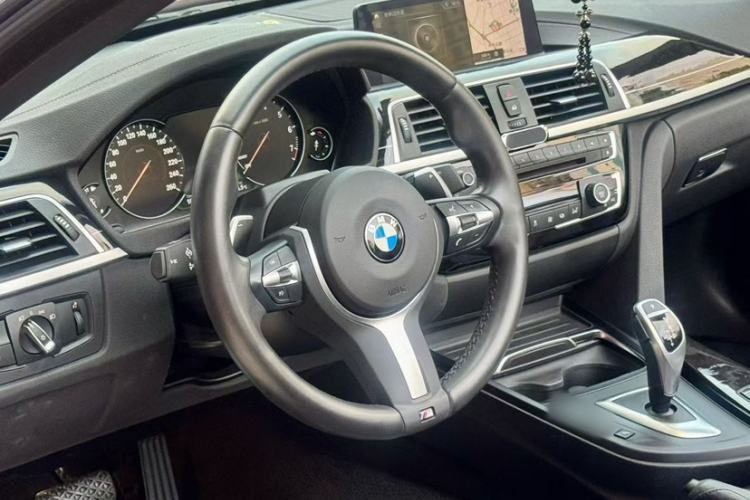 Used BMW 4 Series 2019 425i Convertible M Sport Package Interior 1