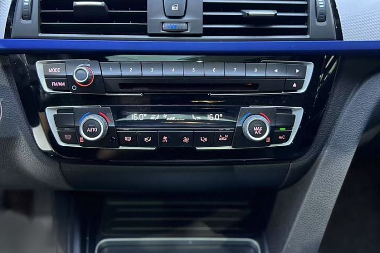 Used BMW 4 Series 2019 425i M Sport Package Interior 3