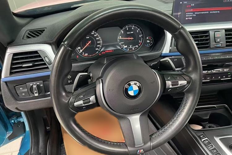 Used BMW 4 Series 2019 425i Convertible M Sport Package Interior 4
