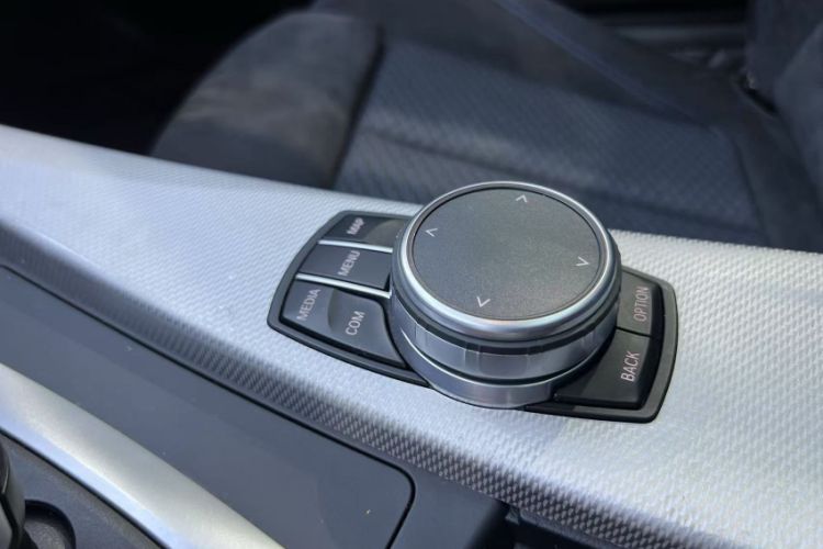Used BMW 4 Series 2019 425i M Sport Package Interior 4