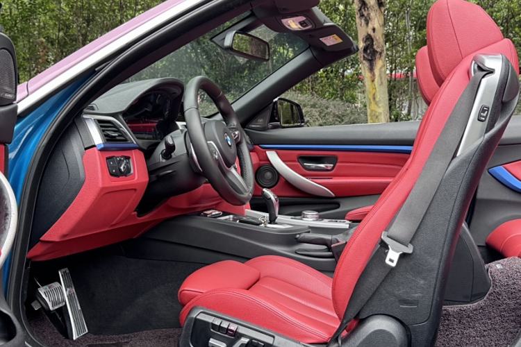 Used BMW 4 Series 2019 425i Convertible M Sport Package Interior 4