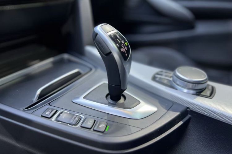Used BMW 4 Series 2019 425i M Sport Package Interior 5