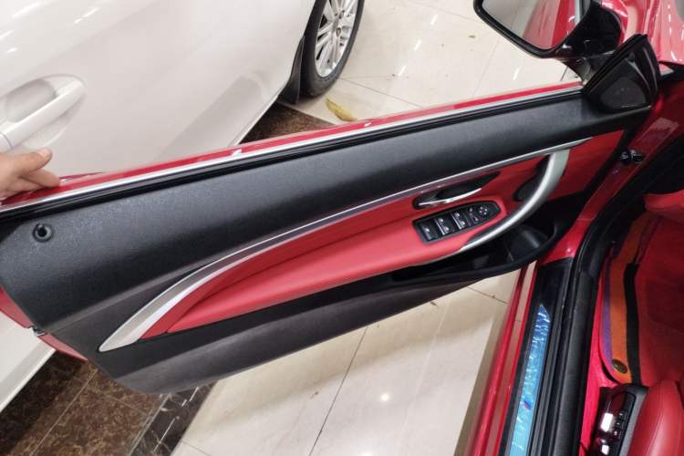 Used BMW 4 Series 2019 425i Convertible M Sport Package Interior 7