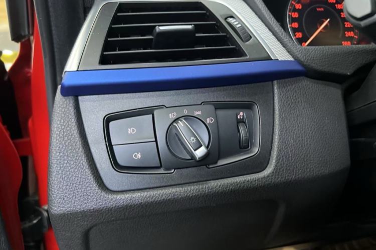 Used BMW 4 Series 2019 425i M Sport Package Interior 8