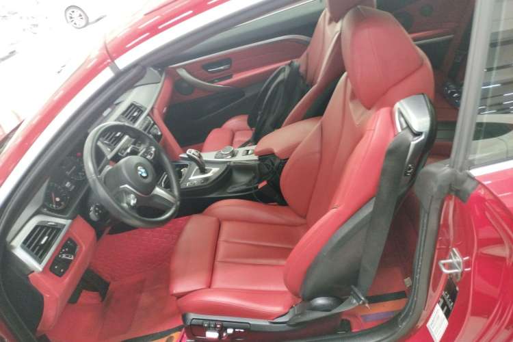 Used BMW 4 Series 2019 425i Convertible M Sport Package Left Front Seat