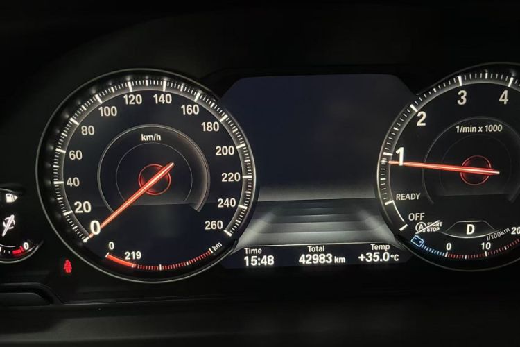 Used BMW 4 Series 2019 425i Convertible M Sport Package Odometer Close Up