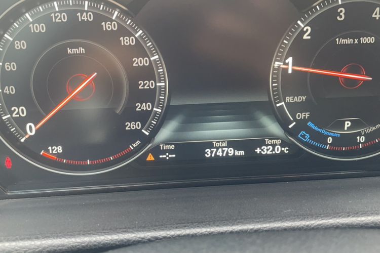 Used BMW 4 Series 2019 425i M Sport Package Odometer Close Up