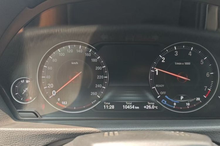 Used BMW 4 Series 2019 425i Convertible M Sport Package Odometer Close Up