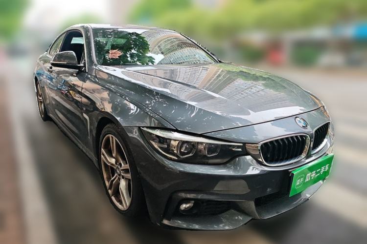 Used BMW 4 Series 2019 425i M Sport Package Front Right 45 Deg