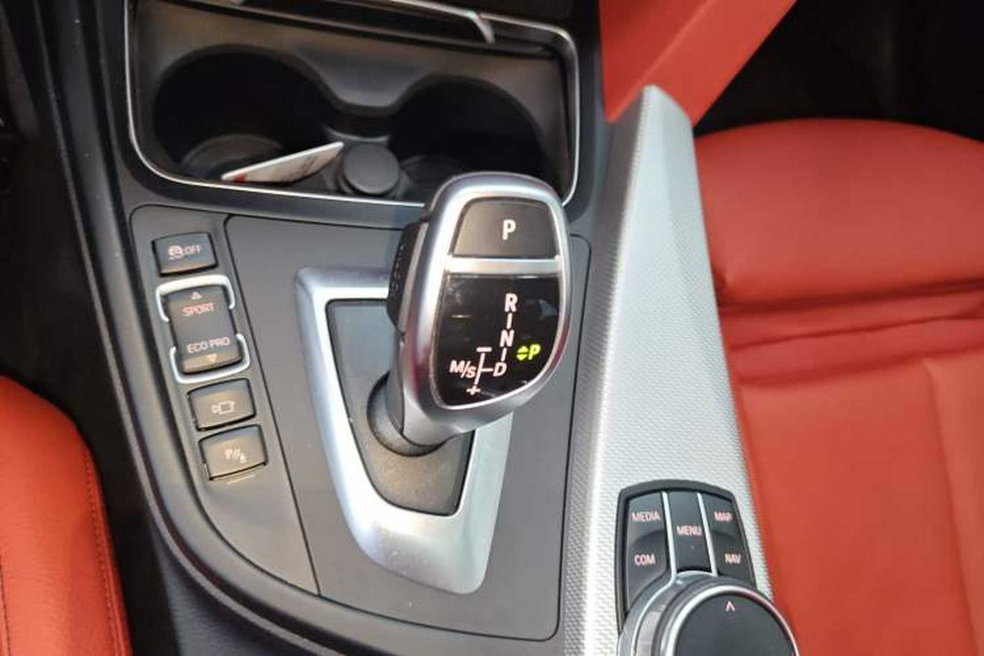 Used BMW 4 Series 2019 425i Gran Coupe M Sport Night Edition Gear Lever