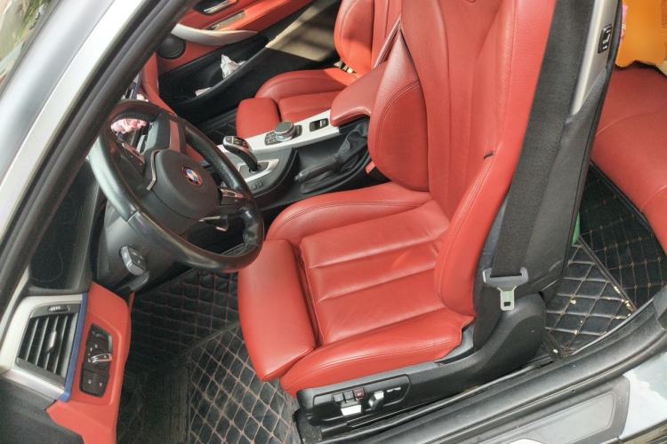 Used BMW 4 Series 2019 425i Convertible M Sport Package Left Front Seat