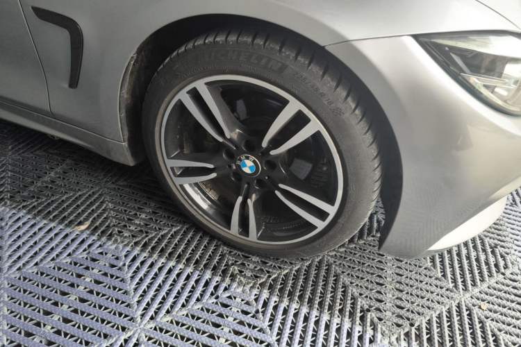Used BMW 4 Series 2019 425i Gran Coupe M Sport Package Right Front Wheel Hub