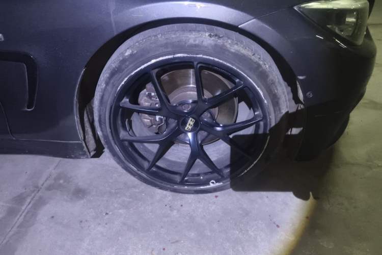 Used BMW 4 Series 2019 430i Gran Coupe M Sport Night Edition Right Front Wheel Hub