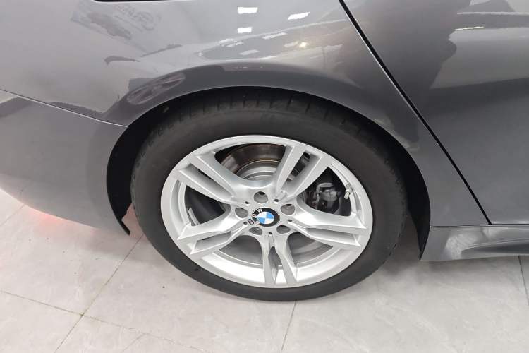 Used BMW 4 Series 2019 425i Gran Coupe M Sport Night Edition Right Rear Wheel Hub