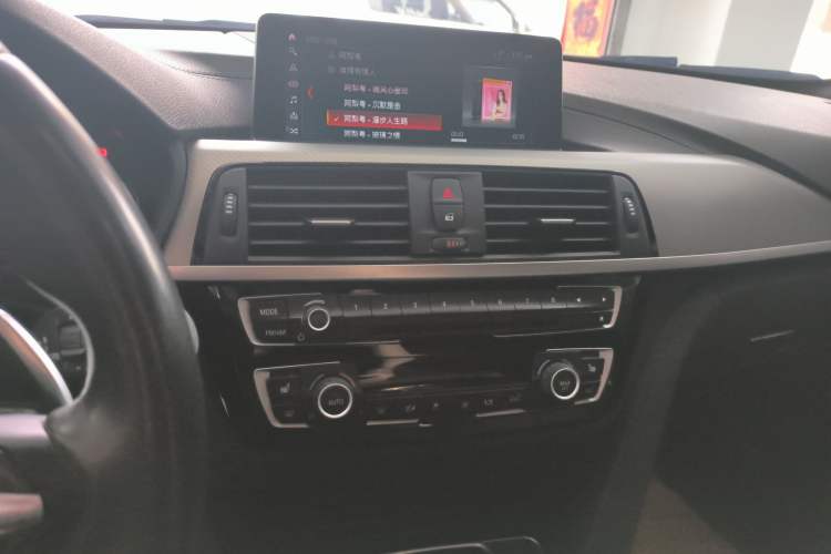 Used BMW 4 Series 2019 425i M Sport Package Audio And AC Panel