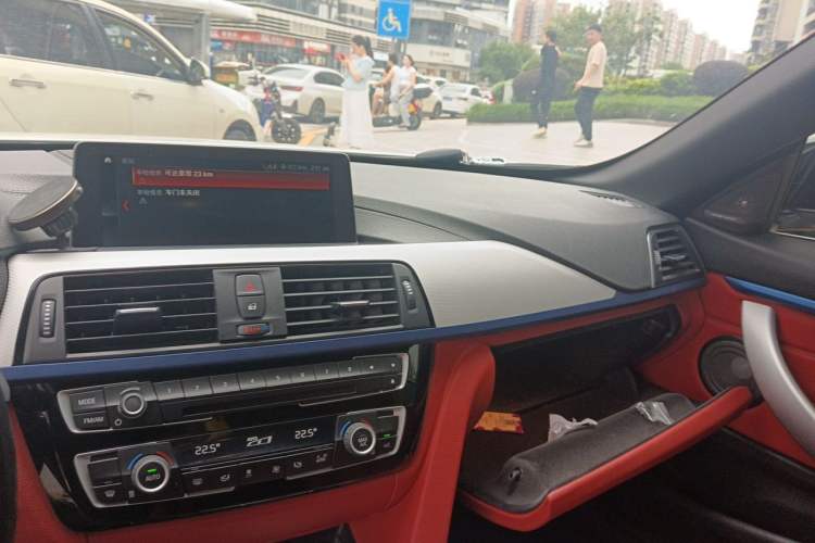 Used BMW 4 Series 2019 425i Convertible M Sport Package Audio And AC Panel