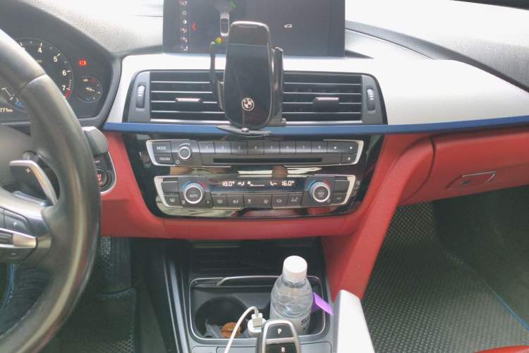Used BMW 4 Series 2019 425i Convertible M Sport Package Audio And AC Panel