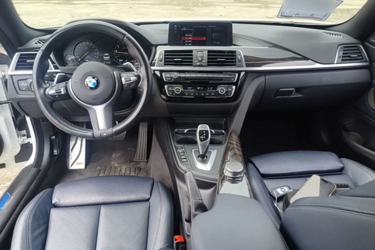 Used BMW 4 Series 2019 430i M Sport Night Edition Center Console
