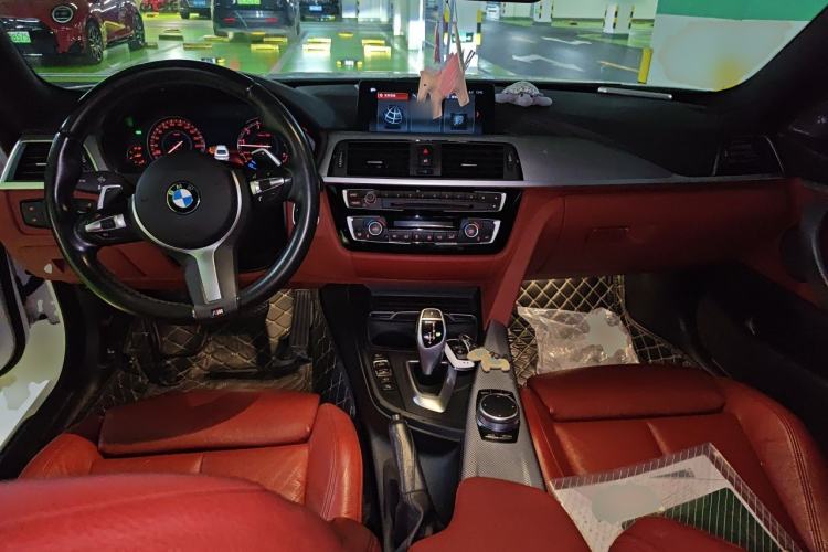 Used BMW 4 Series 2019 425i Gran Coupe M Sport Night Edition Center Console