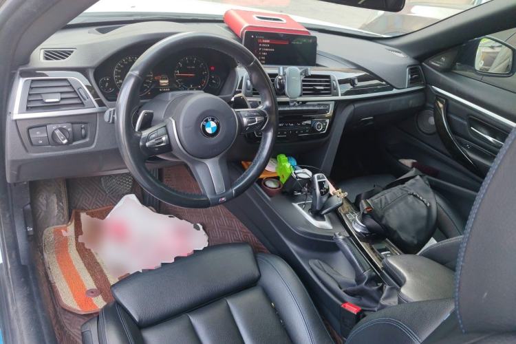 Used BMW 4 Series 2019 430i Convertible M Sport Night Edition Center Console