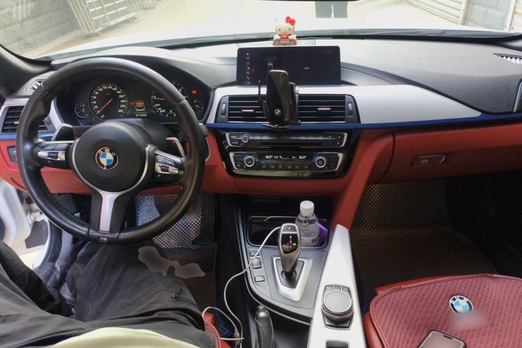 Used BMW 4 Series 2019 425i Convertible M Sport Package Center Console