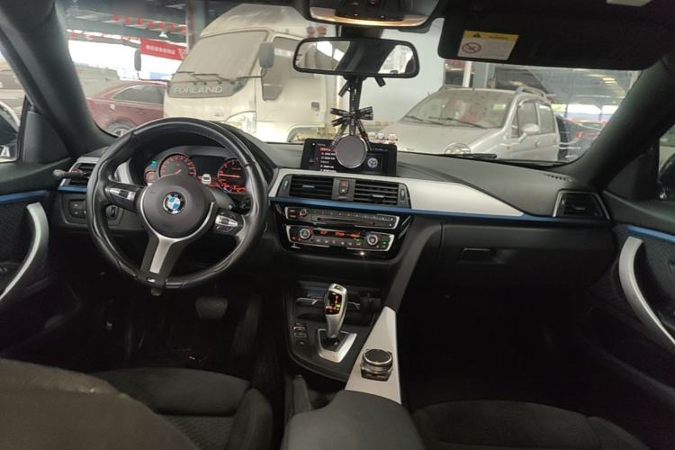 Used BMW 4 Series 2019 425i Gran Coupe M Sport Package Center Console