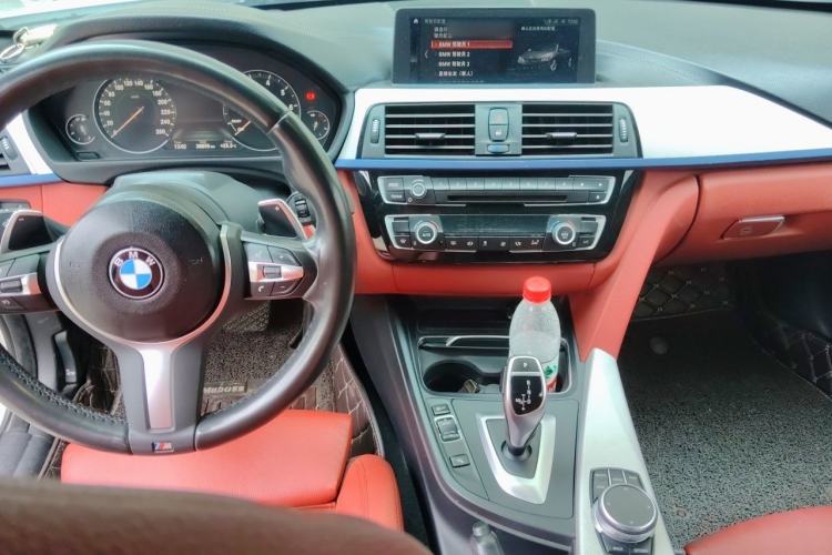 Used BMW 4 Series 2019 425i Convertible M Sport Package Center Console