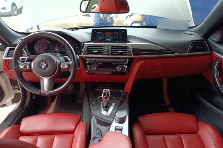 Used BMW 4 Series 2019 430i Convertible M Sport Night Edition Center Console