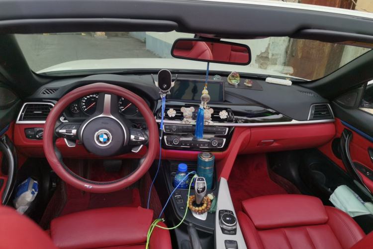 Used BMW 4 Series 2019 425i Convertible M Sport Package Center Console