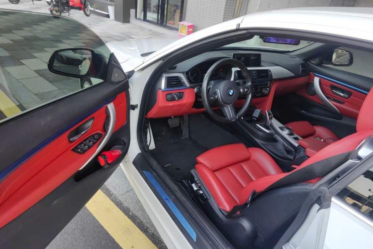 Used BMW 4 Series 2019 425i Convertible M Sport Night Edition Driver Seat