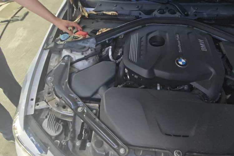 Used BMW 4 Series 2019 425i Convertible M Sport Package Engine Bay Right