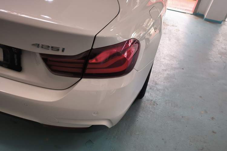 Used BMW 4 Series 2019 425i M Sport Package Exterior 3