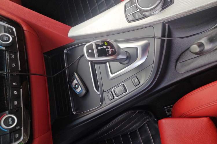 Used BMW 4 Series 2019 425i Convertible M Sport Package Gear Lever
