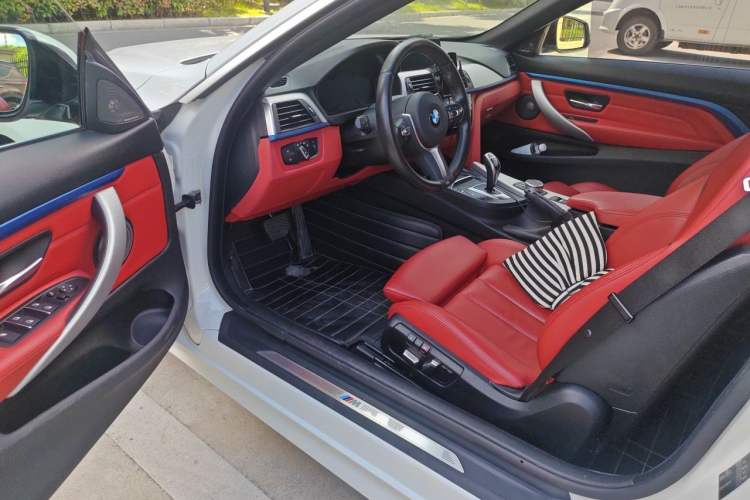 Used BMW 4 Series 2019 425i Convertible M Sport Package Interior 3