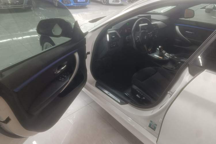Used BMW 4 Series 2019 425i Gran Coupe M Sport Package Interior 3