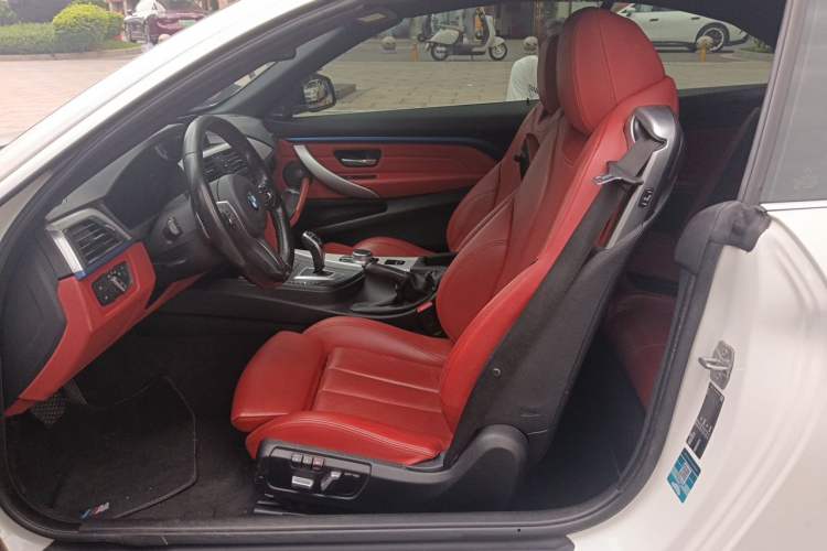 Used BMW 4 Series 2019 425i Convertible M Sport Package Left Front Seat