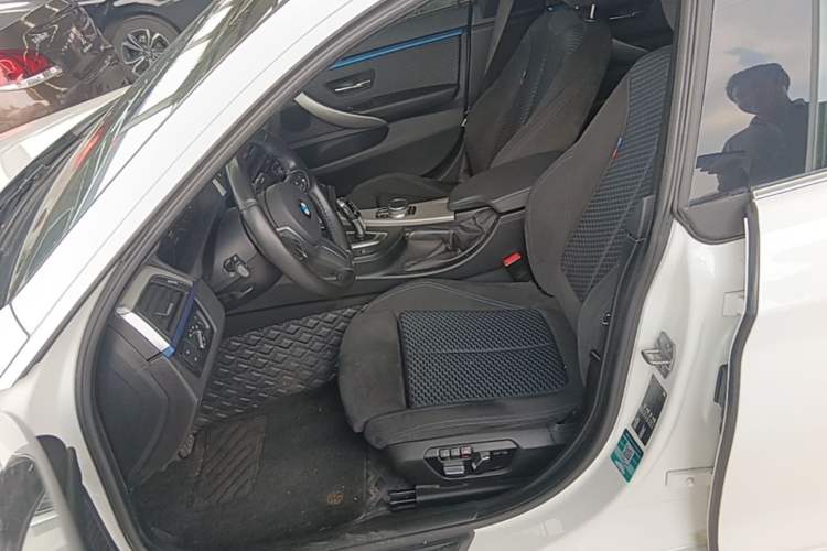Used BMW 4 Series 2019 425i Gran Coupe M Sport Package Left Front Seat