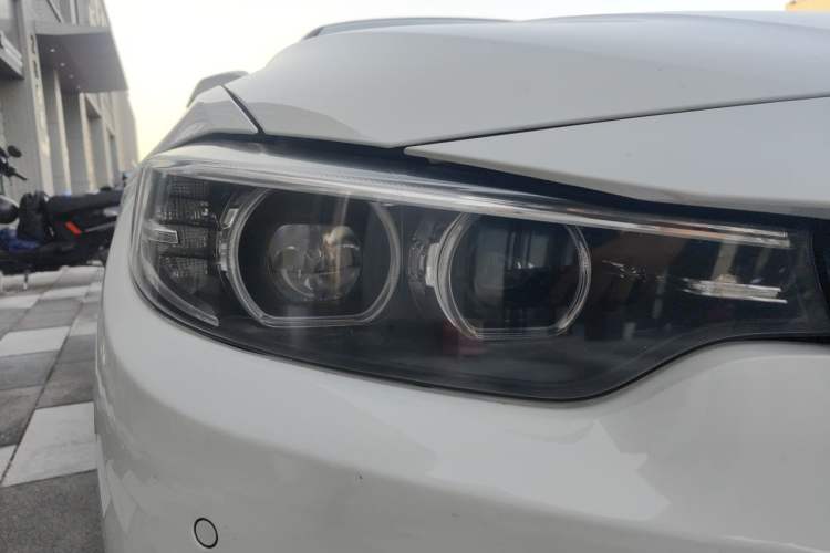 Used BMW 4 Series 2019 425i Convertible M Sport Night Edition Right Front Headlight