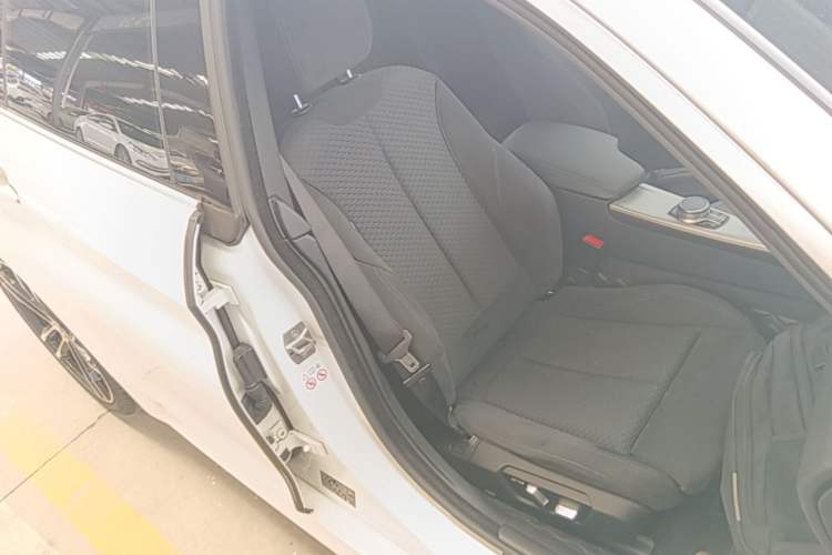 Used BMW 4 Series 2019 425i Gran Coupe M Sport Package Right Front Seat