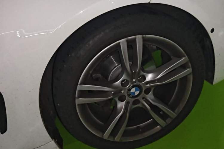 Used BMW 4 Series 2019 425i Gran Coupe M Sport Night Edition Right Front Wheel Hub