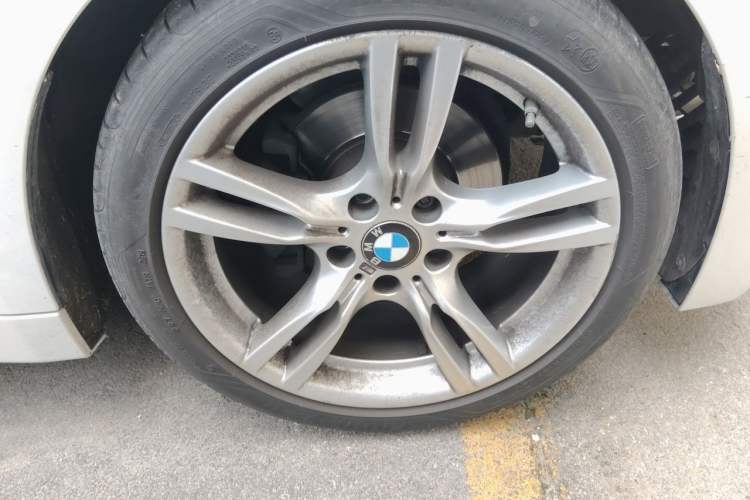 Used BMW 4 Series 2019 425i Convertible M Sport Package Right Front Wheel Hub